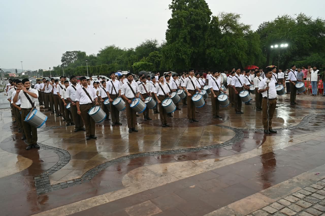 जन्माष्टमी पर गूंजा राष्ट्रभाव, कदम से कदम मिलाकर चले स्वयंसेवक
