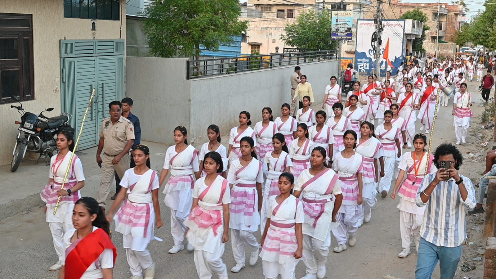 जामडोली में राष्ट्र सेविका समिति का भव्य पथ संचलन सम्पन्न