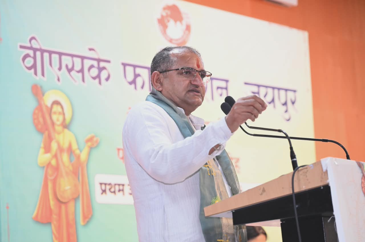 राष्ट्र निर्माण से जुड़े विचारों को बढ़ावा दे मीडिया : निम्बाराम